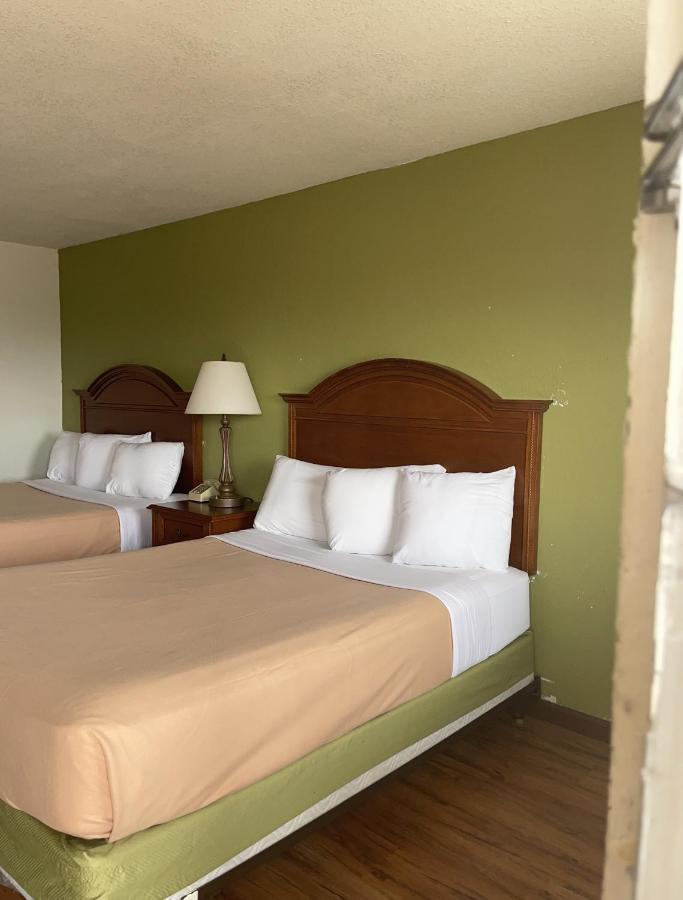 Relax Inn & Suites Mattoon Exterior photo