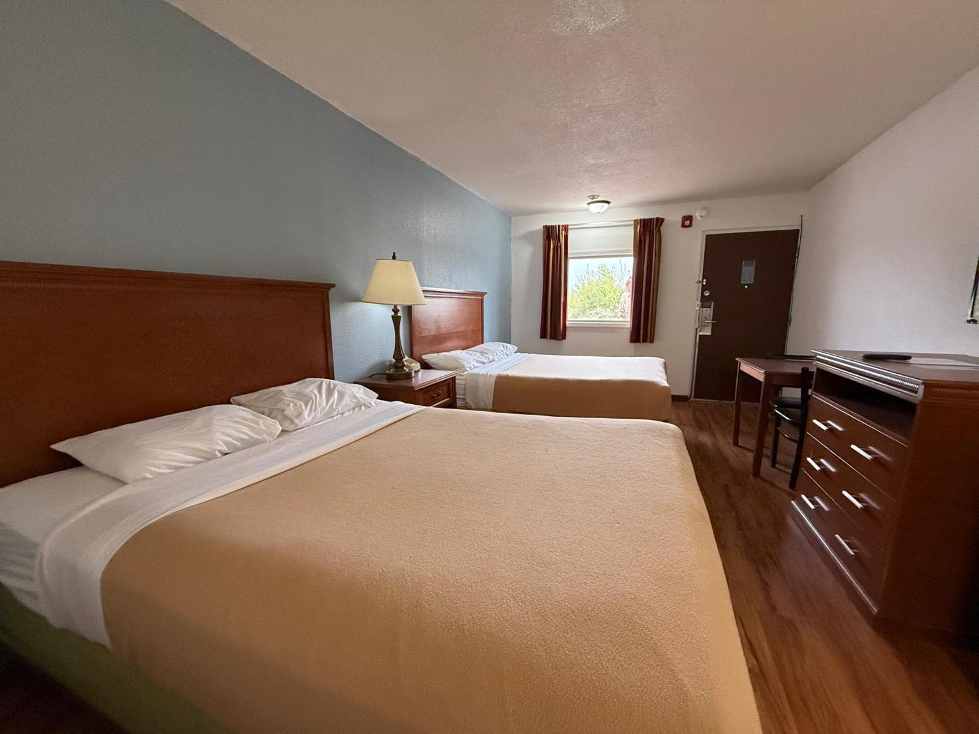 Relax Inn & Suites Mattoon Exterior photo