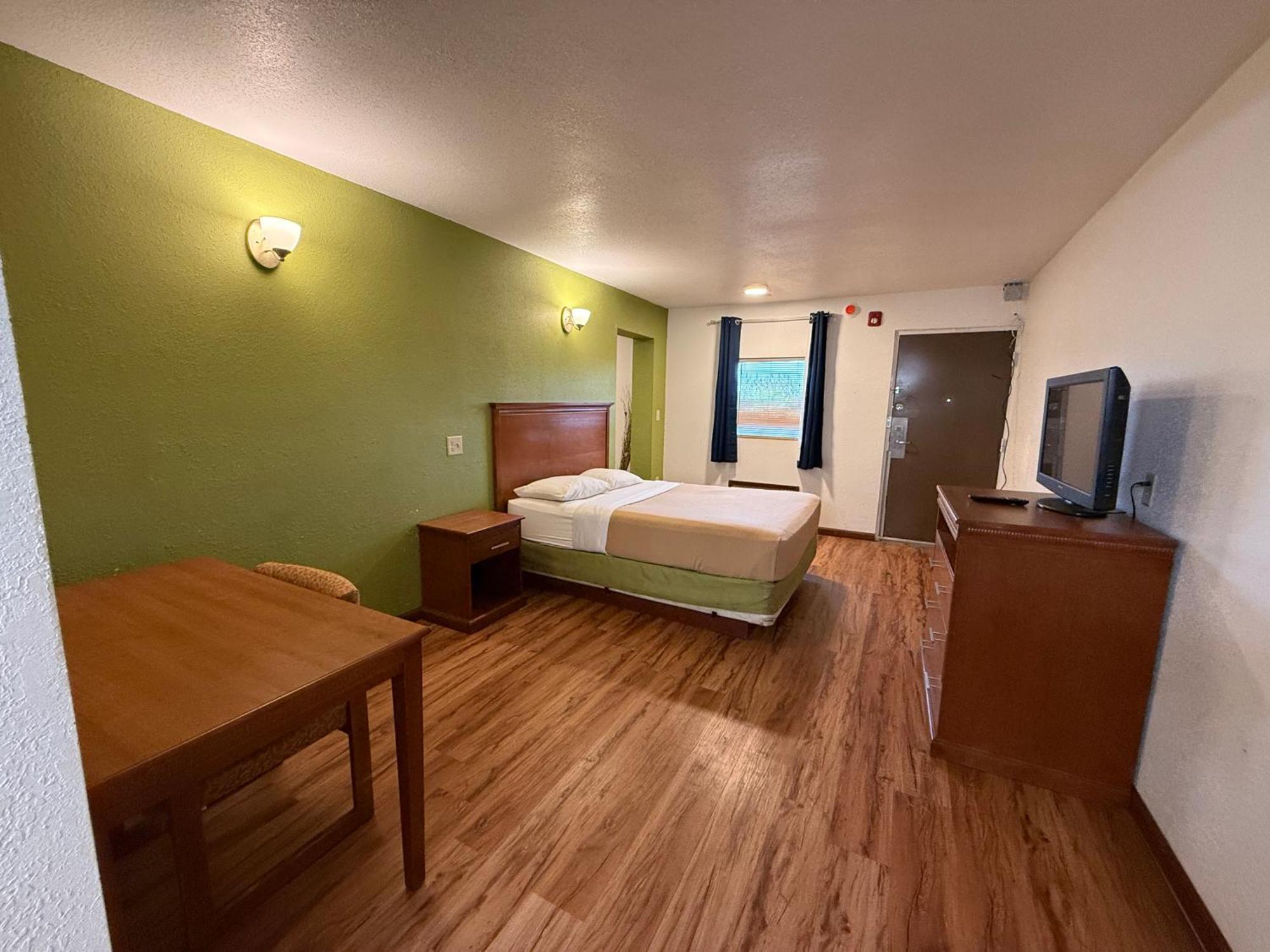 Relax Inn & Suites Mattoon Exterior photo