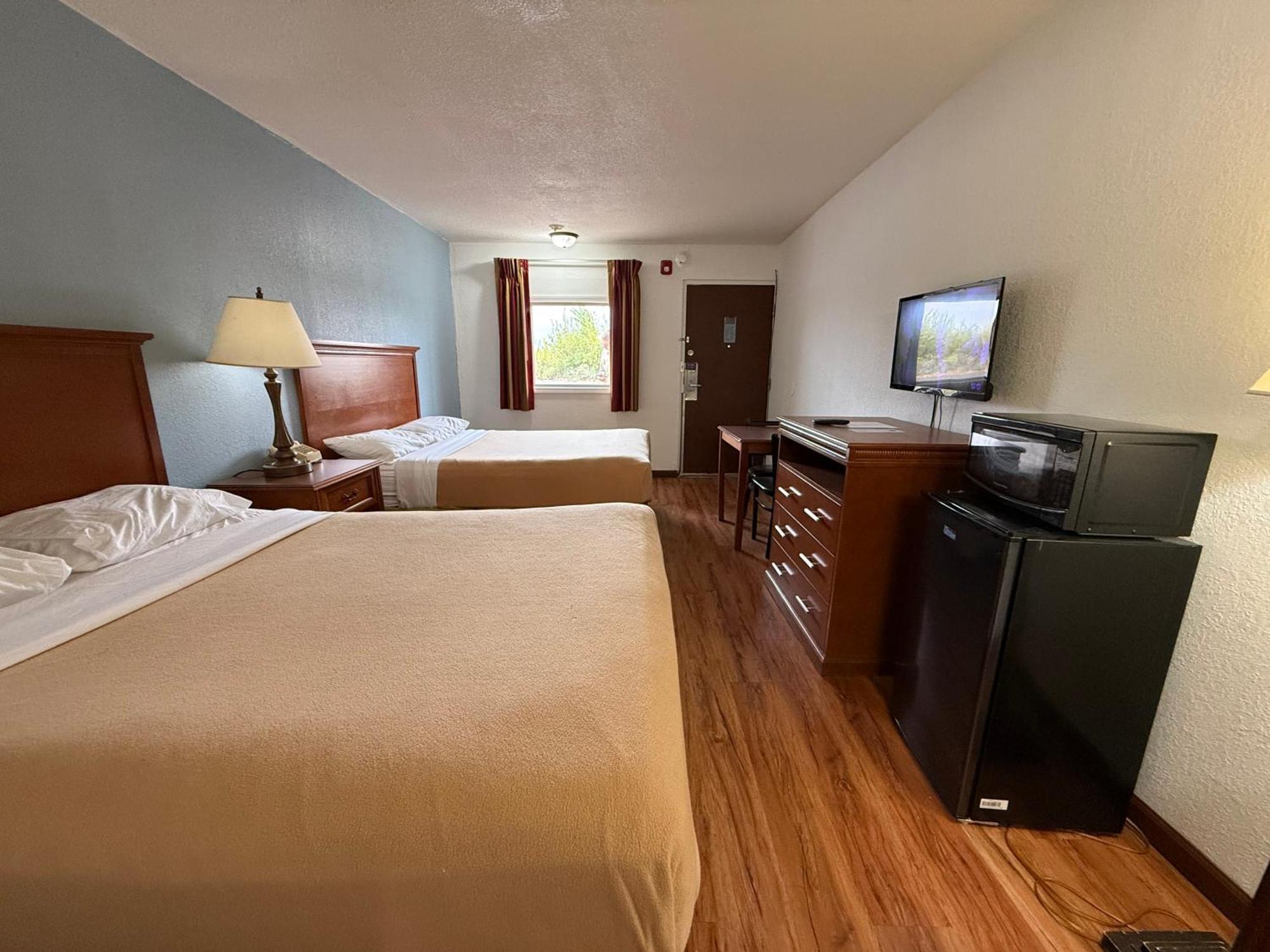 Relax Inn & Suites Mattoon Exterior photo
